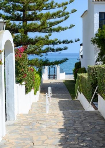 Beach Side Apartments Calahonda Ситио-де-Калаонда Экстерьер фото